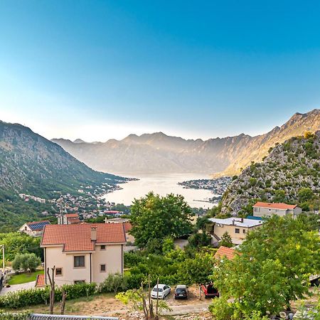Red Hill Kotor Exterior foto