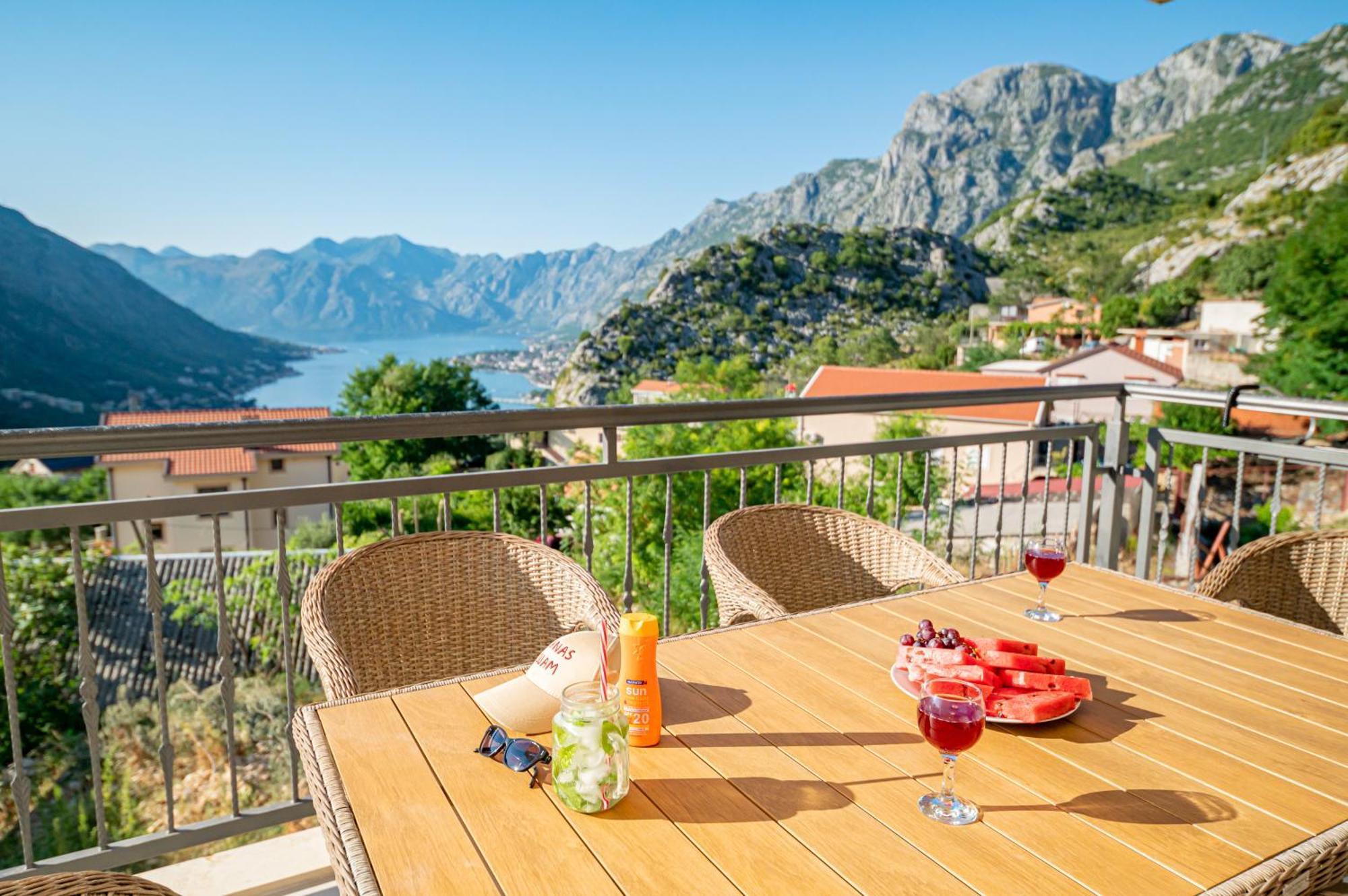 Red Hill Kotor Exterior foto