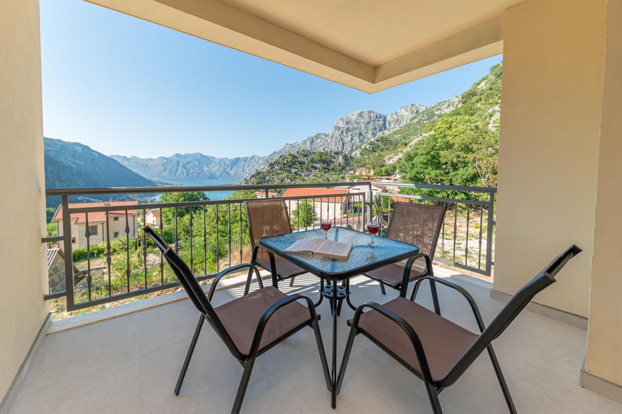 Red Hill Kotor Exterior foto