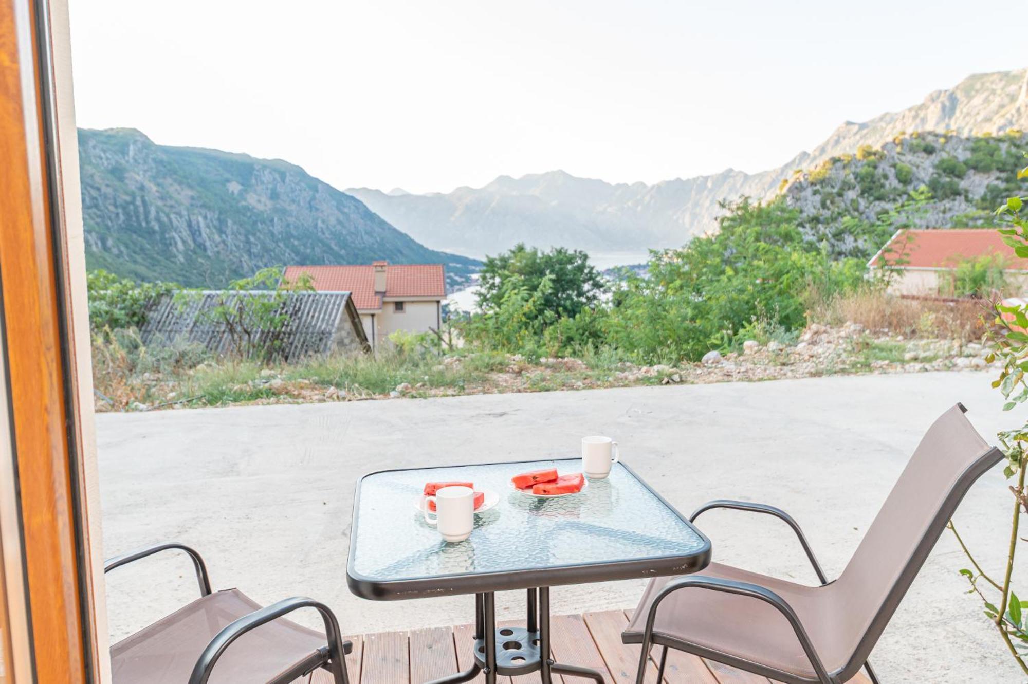 Red Hill Kotor Exterior foto